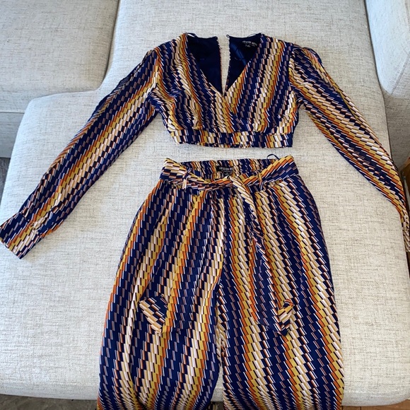 🪞 deep v neck cropped top and tie waist wide leg palazo pants matching set - Picture 11 of 11